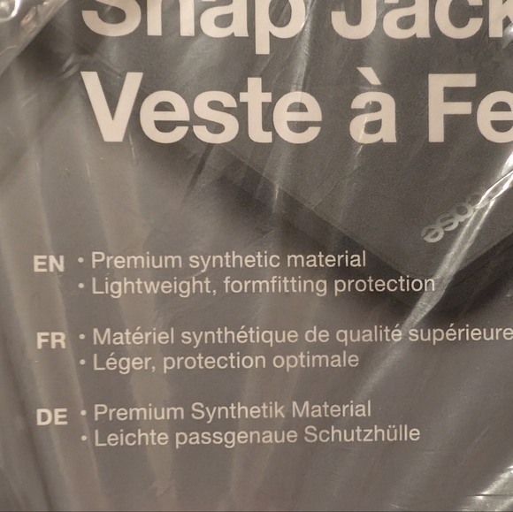 MacBook Pro Snap Jacket - Picture 6 of 6